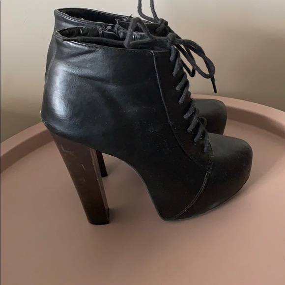 Black ankle boots with chunky heel - Picture 1 of 4